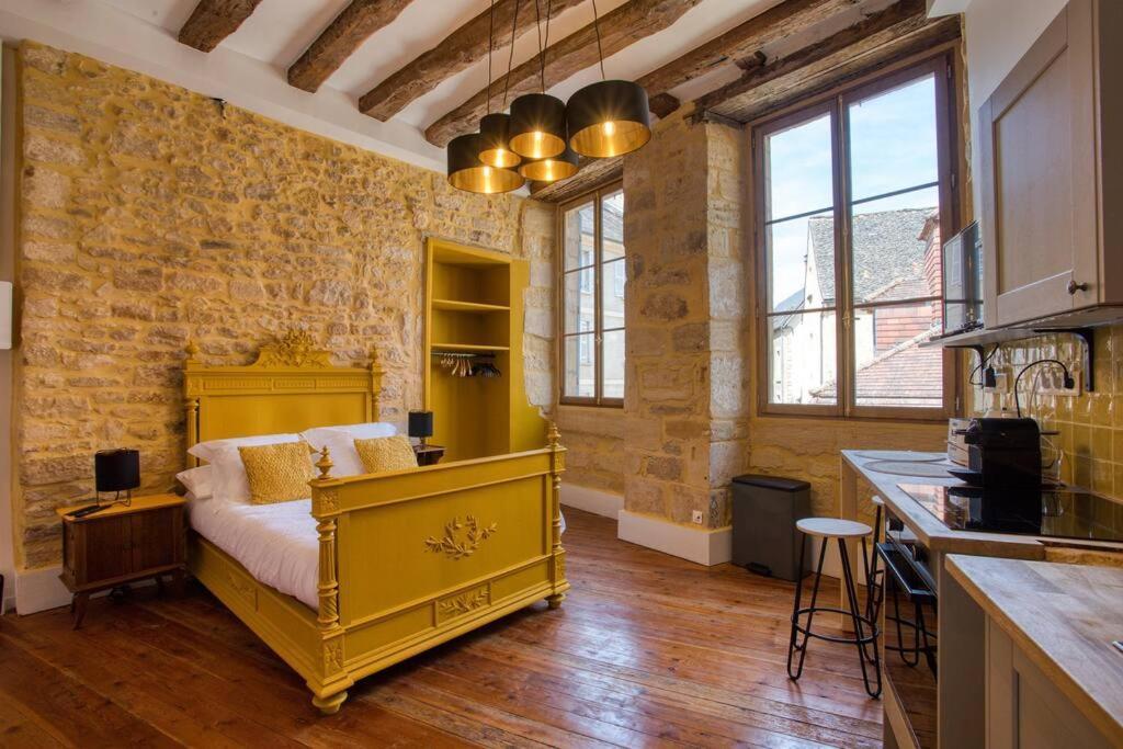 "Les Appartements De Betty C" Studio Medieval 사흘라 라 카네다 외부 사진